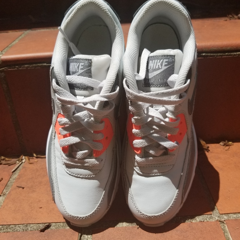 Ladies Air Max size 6